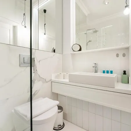 Lewartowskiego Luxury Lovely By Bookinghost