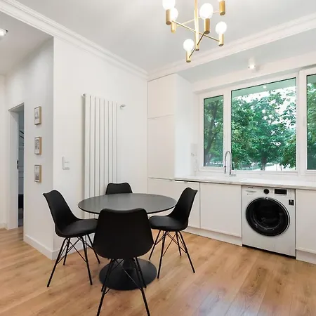 Apartmán Lewartowskiego Luxury Lovely By Bookinghost